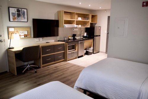 Candlewood Suites Harrisonburg image 11